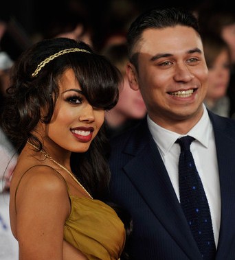whos dating who in eastenders in real life It has been reported that jenna coleman and tom hughes, who are currently playing famous couple queen victoria and prince albert in itv's victoria, are actually dating in real life. whos dating who in eastenders in real life It has been reported that jenna coleman and tom hughes, who are currently playing famous couple queen victoria and prince albert in itv's victoria, are actually dating in real life.