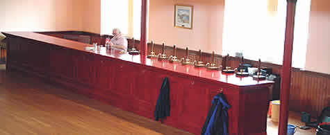 [bar4.jpg]