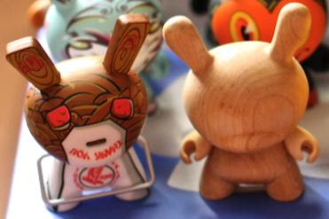 Kidrobot Dunny Series 2009 - Pon and Travis Cain Chase Figures