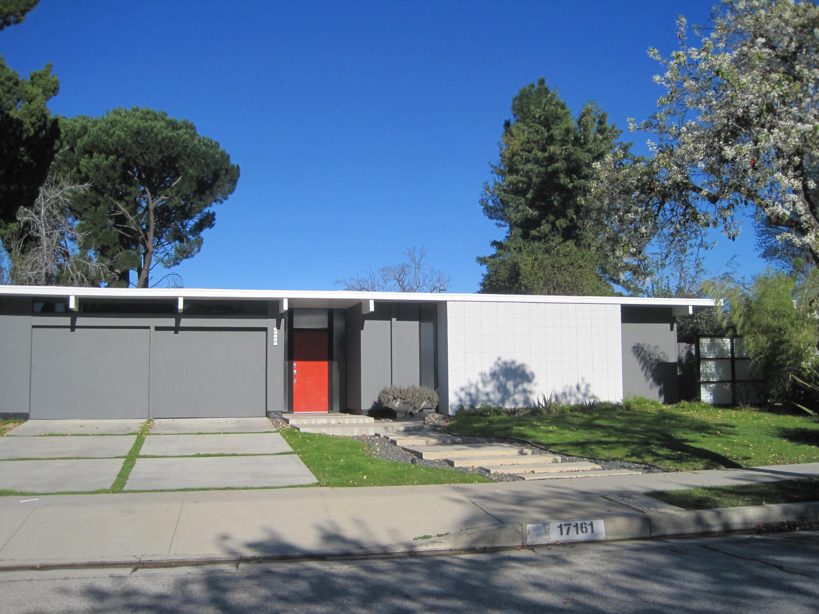 Rhan Vintage. Mid Century Modern Blog. Joseph Eichler Tract, Granada
