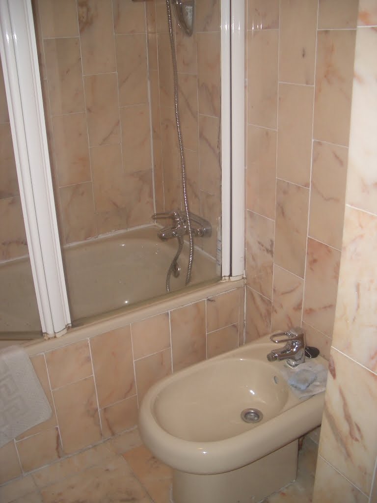 REFORMAS INTERIORISMO Y COORDINACIÓN DE OBRAS: UN BAÑO MORUNO