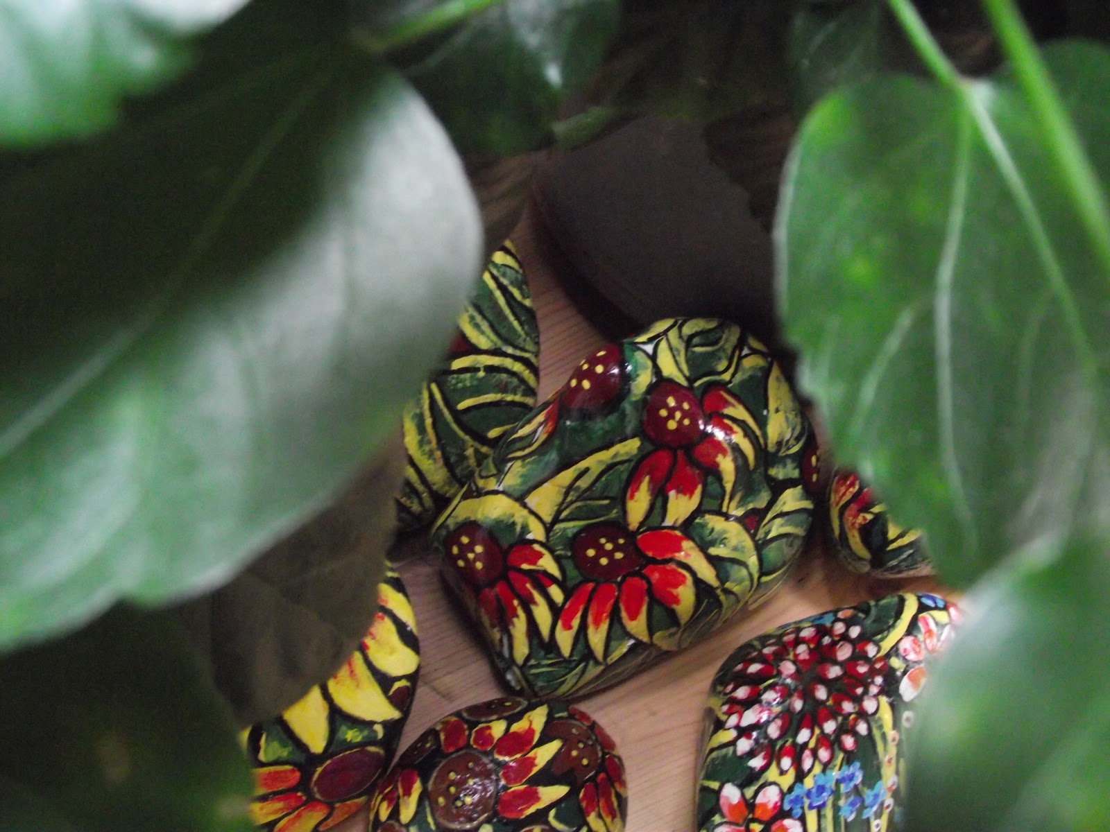 RoseReta's Art PAINTED ROCKS! Flowers that need no care, never die