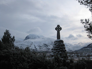 Banavie War Memorial & Ben Nevis