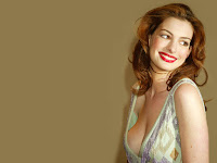 anne hathaway hot  the catwoman famous for scandal 