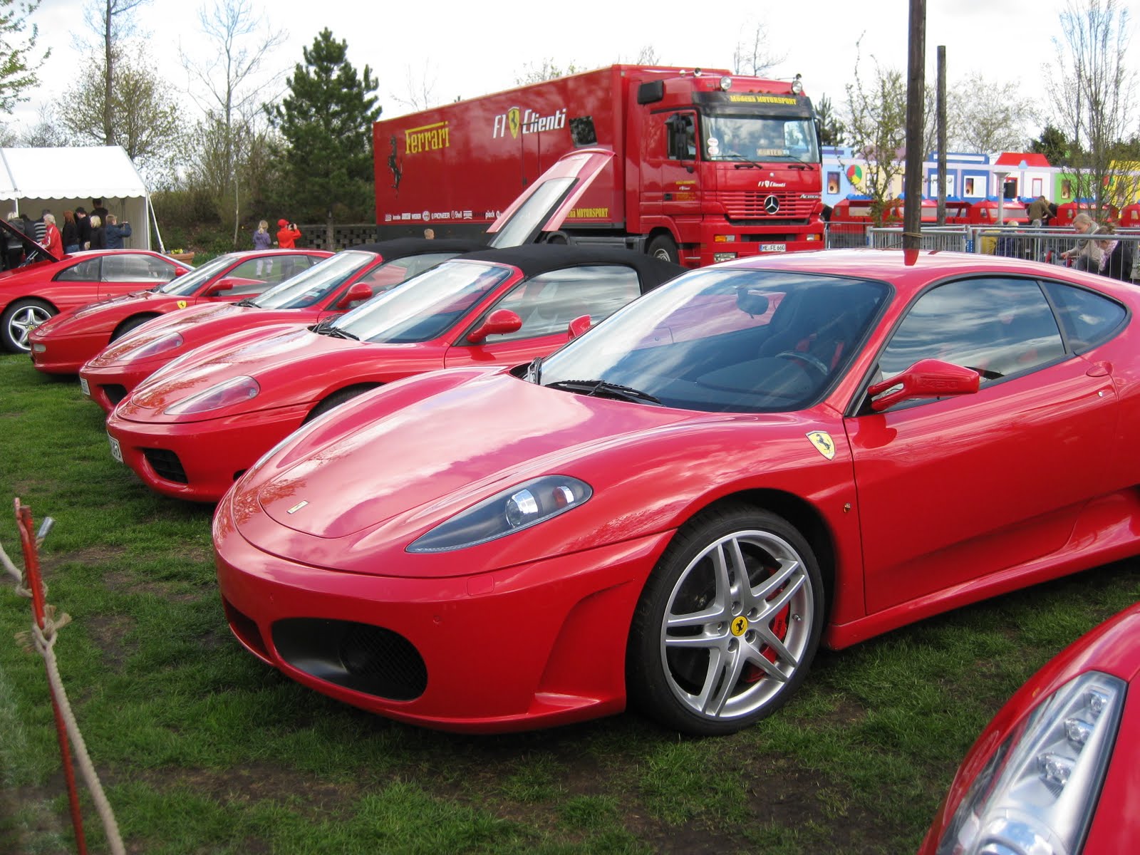 "красная конюшня"