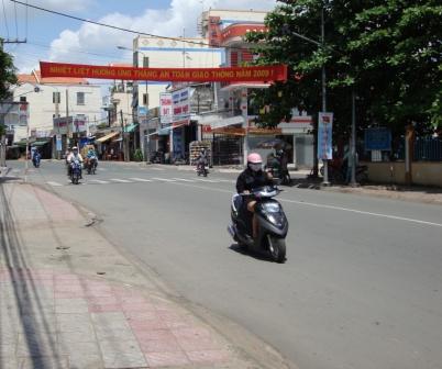 [lai+thieu+2.JPG]