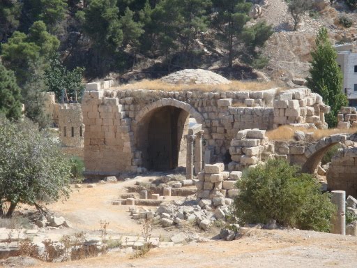 [08Jerash12a.JPG]