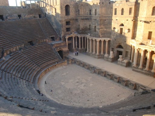 [09Bosra02.JPG]