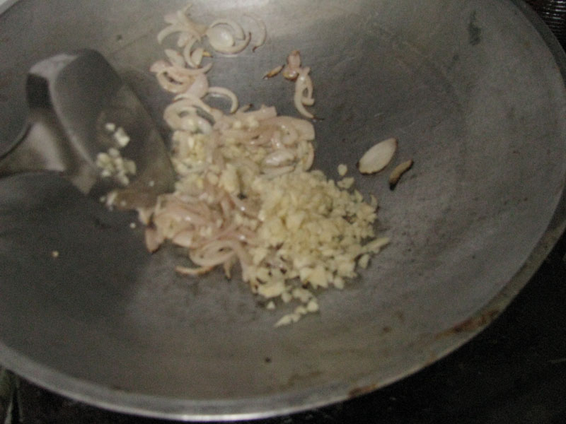 [Fry+onion+and+garlic.jpg]