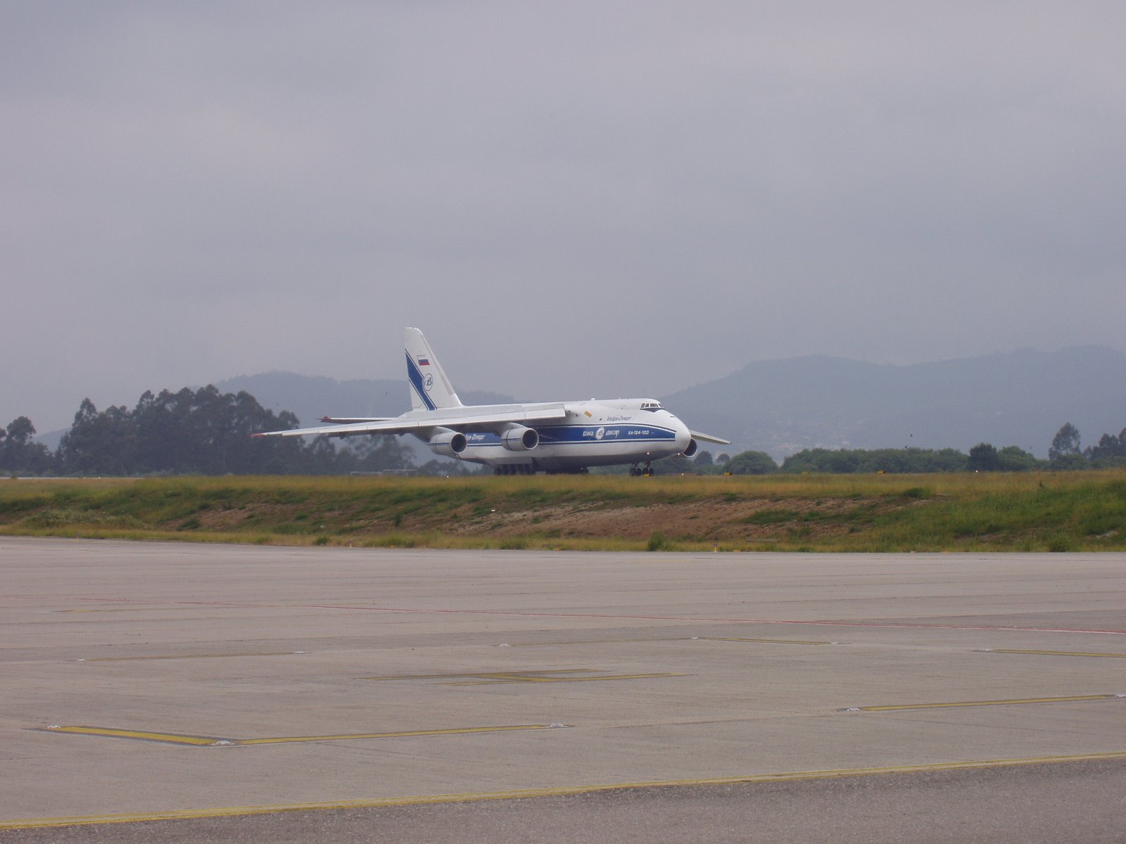 [2005026+008.jpg]
