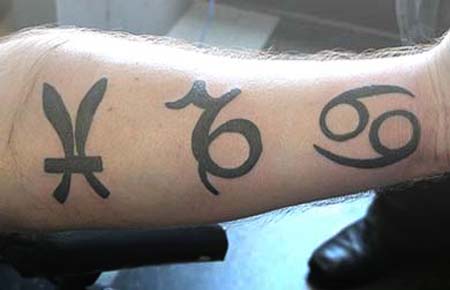 Které tetování má štěstí pro Kozoroh?