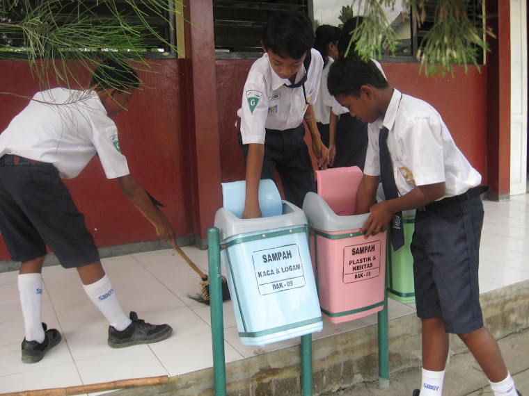 buang sampah yang benar yuk