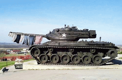 Foto divertenti, stendi Panzer