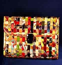 [Magazine+purse.bmp]