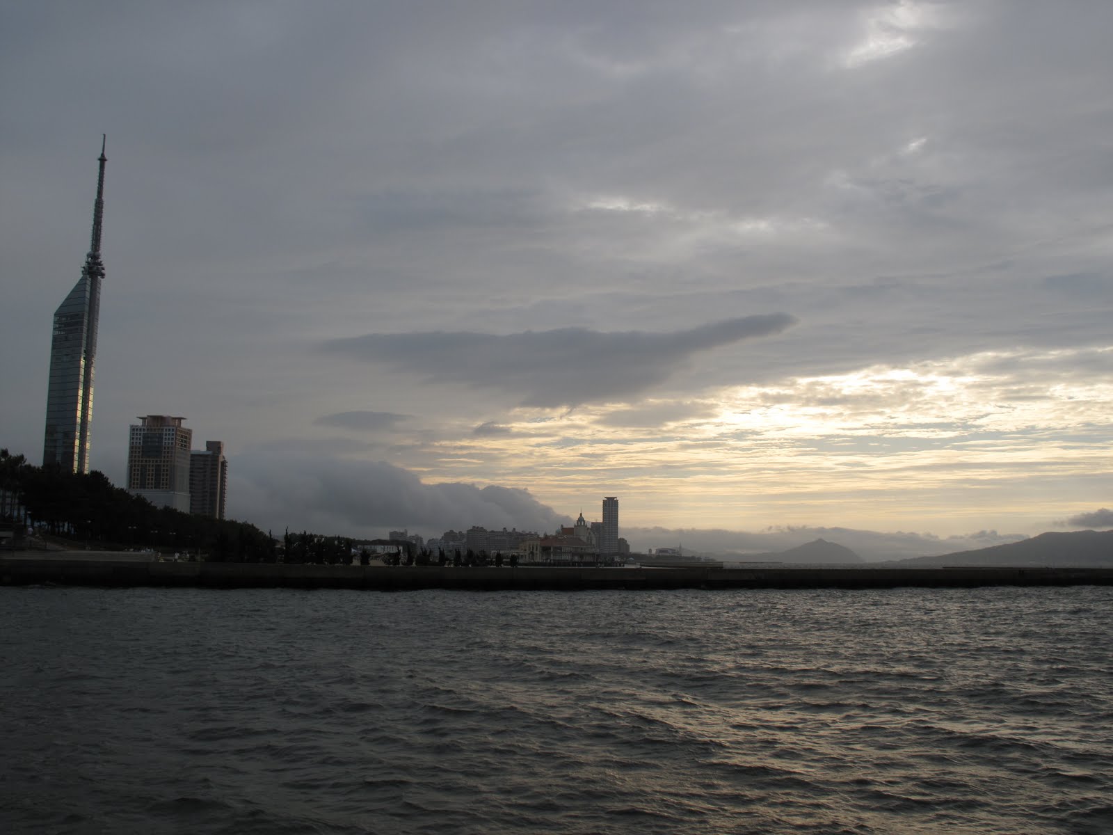 [Fukuokasunset02.JPG]