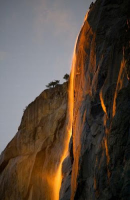 加州 火瀑布