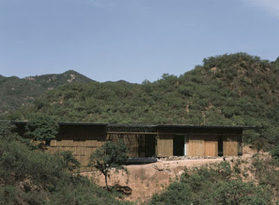 Bamboo Wall Mountain House Design