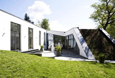 Hillside Modern House Design