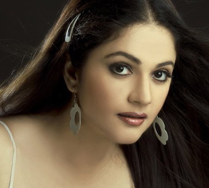 [Gracy-singh-wallpapers-456.jpg]