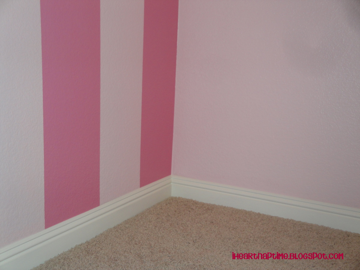 How to paint stripes on the wall! I Heart Nap Time