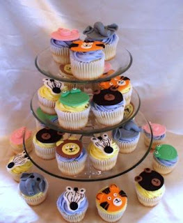 Just Like Gram's Designer Cakes: Animal Cupcakes