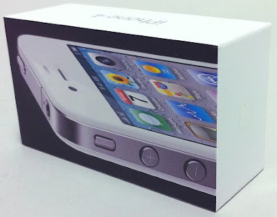 White iPhone 4 Photos and Box Revealed Hint Near Release