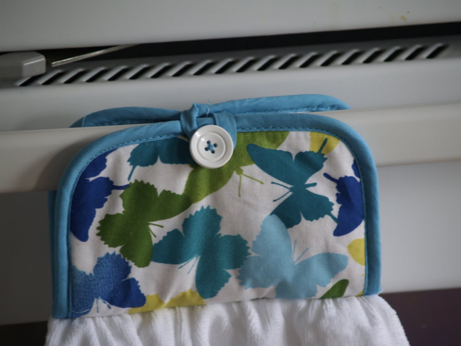 The MultiPurpose Life The Tea Towel Holder... 10 minutes to Sanity!