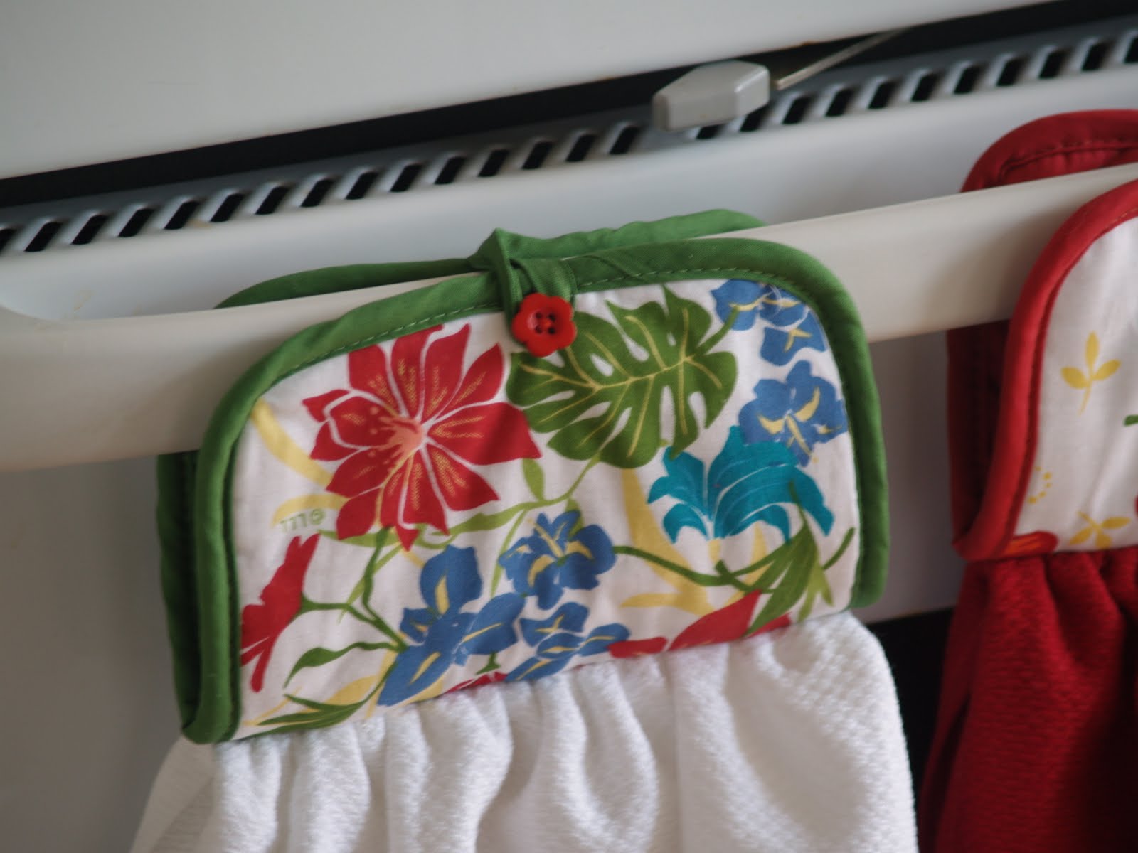 The MultiPurpose Life The Tea Towel Holder... 10 minutes to Sanity!