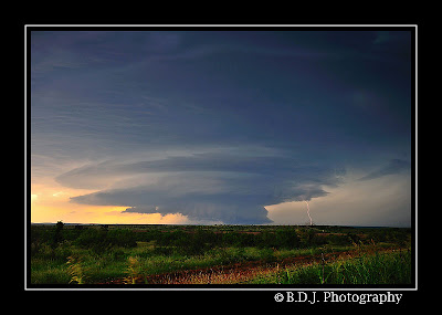 Photogenic supercell from 6/14/09 storm Paducah, TX.