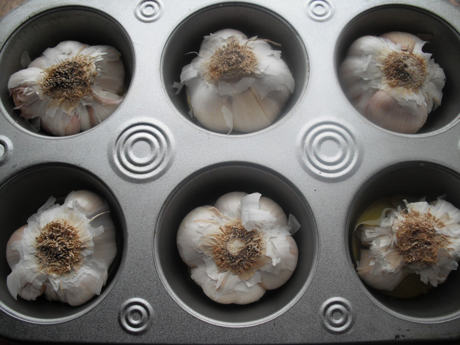 La Buona Cucina Roasting Garlic in Muffin Tins