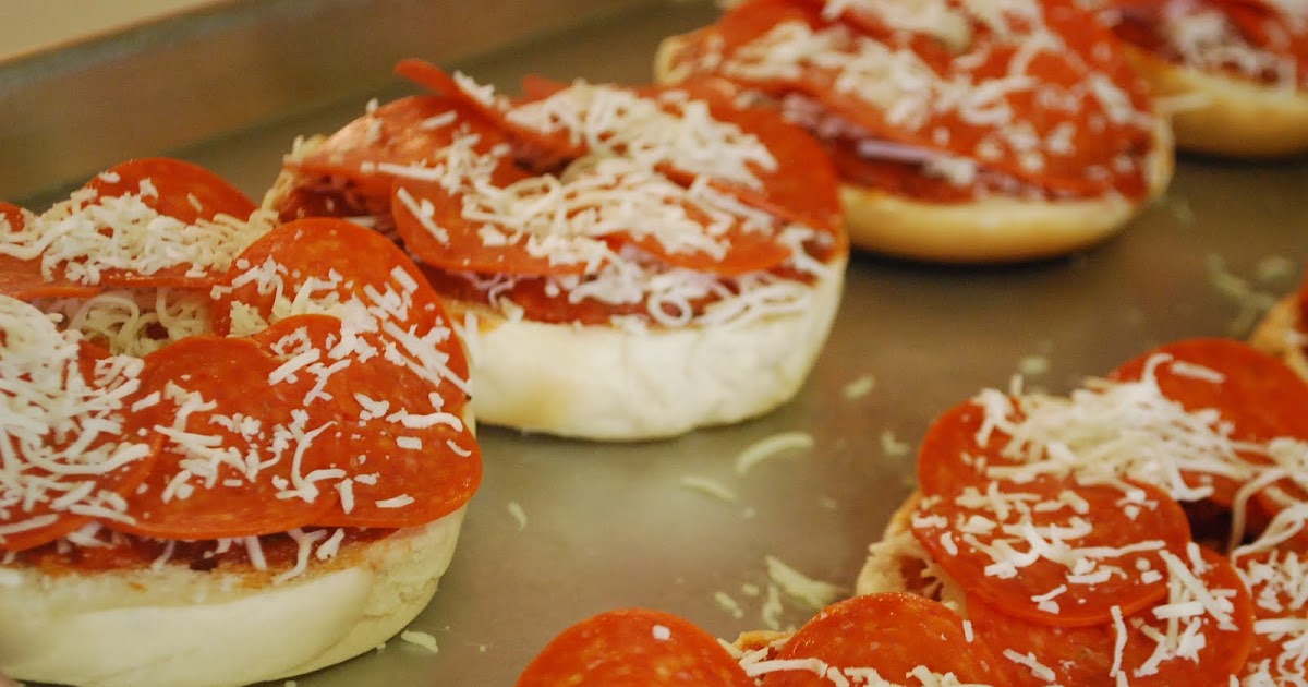 Delicious Dishes Bagel Pizzas