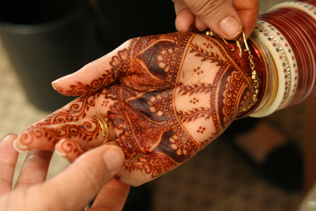 wedding-picture-photo-henna-mehndi-design.jpg