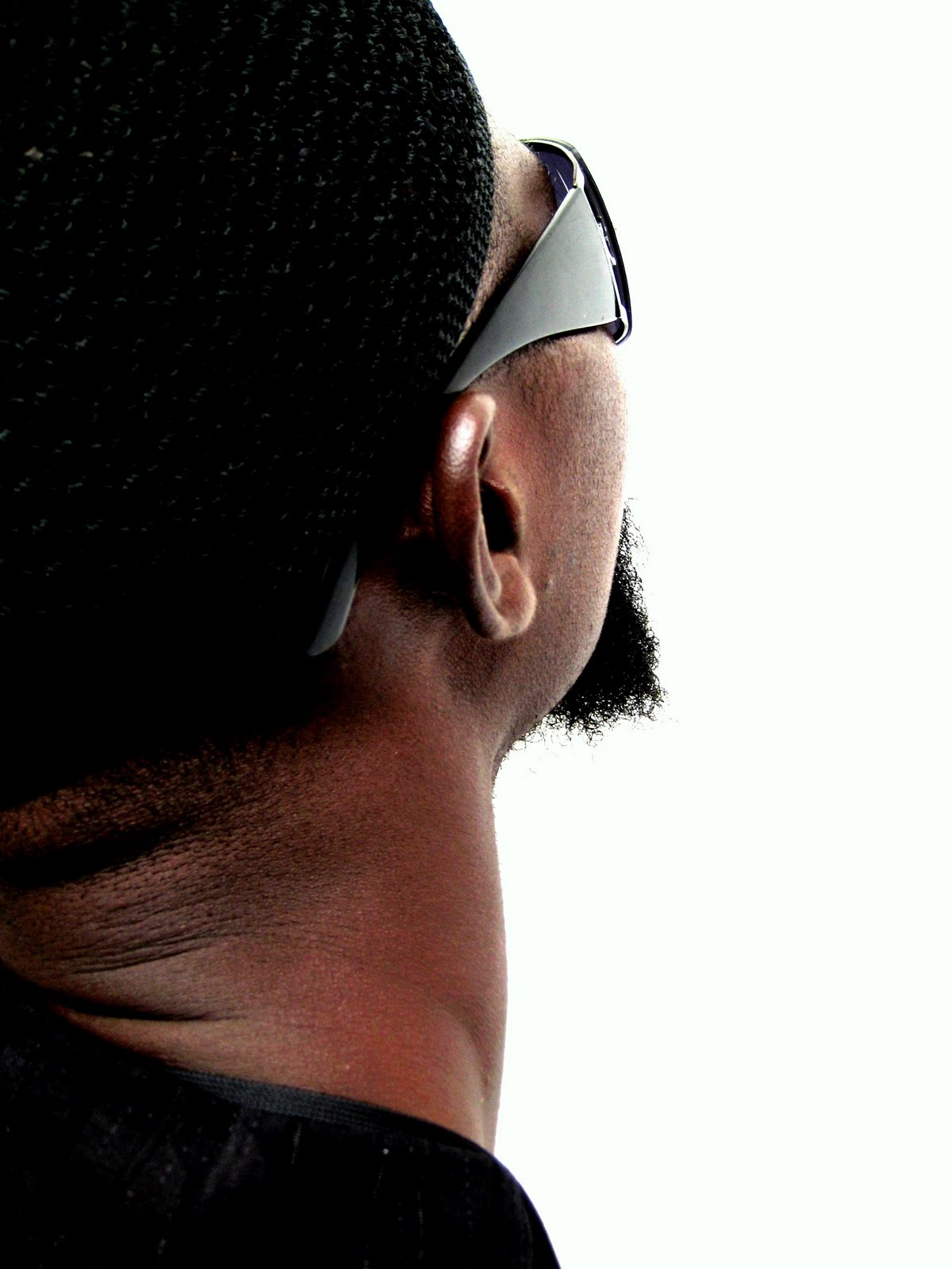 [sir+black+small.JPG]