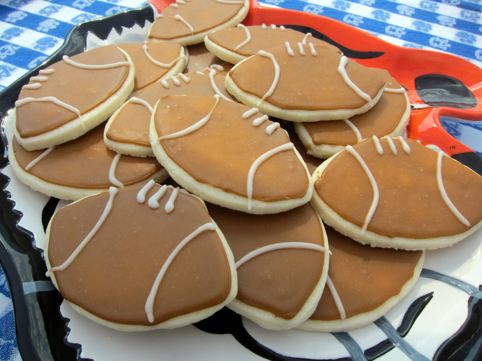 Cute Football Desserts