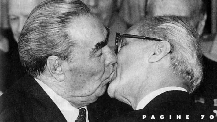 Fecha histórica, moderadores, y demás cuestiones a tener en cuenta - Página 3 %5Bcop-breznef-honecker1