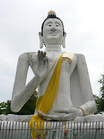 Buddha just behind the Sai Kaew Beach resort