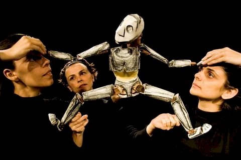 [2008+Cia+teatro+portÃ¡til+rio.jpg]