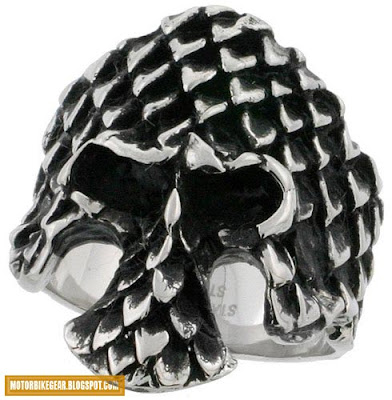 Gothic Skull Ring 1