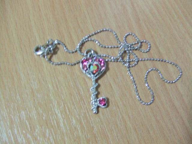 [necklace1+(1).JPG]