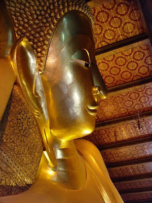 Reclining Buddha Bangkok. reclining golden Buddha .