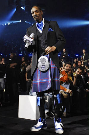 snoop-dogg-kilt_jpg_w300h457.jpg