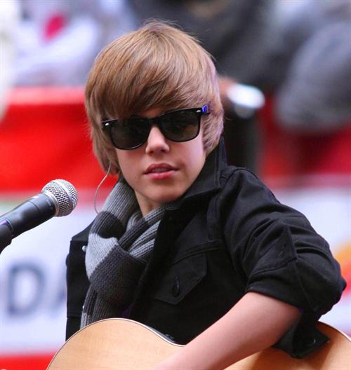 hot new justin bieber pics. Justin Bieber New Song “Omaha