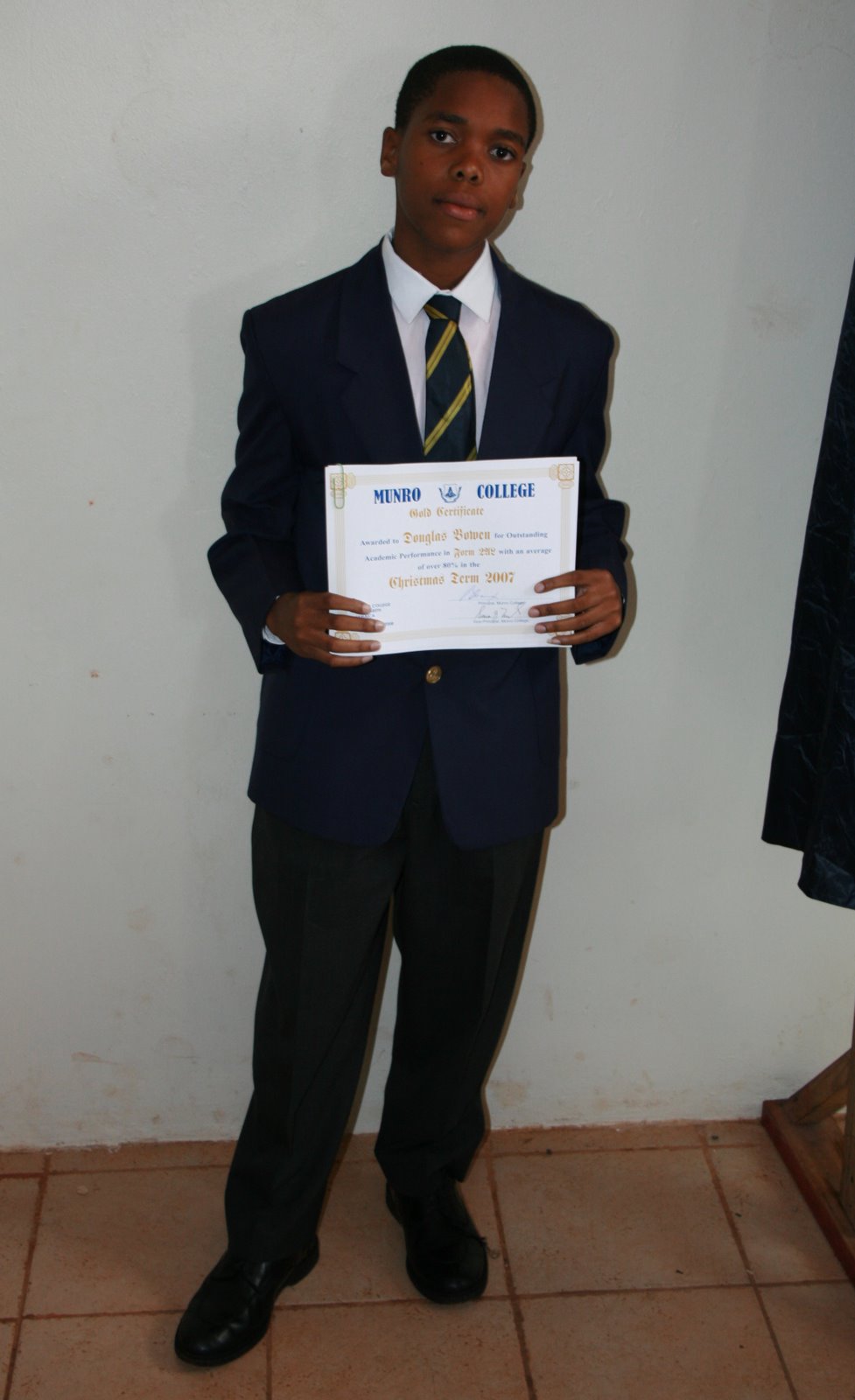 [Bowen+3+gold+awards+2008+II.JPG]