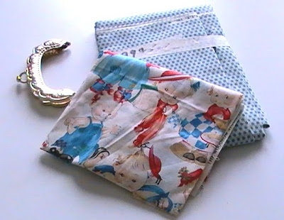 ...Make It With Me: Retro Coin Purse.