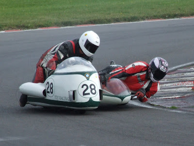 sidecar racers
