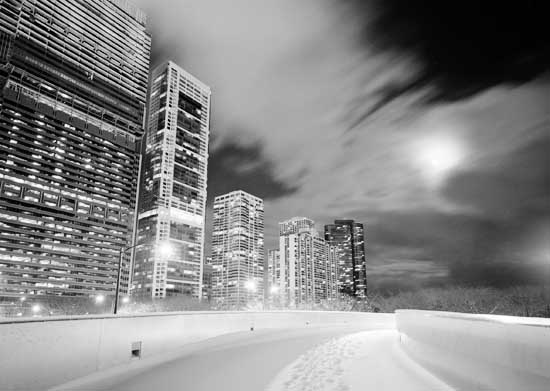 [chicago-buildings-moon-night-382909.jpg]
