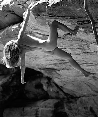 Mulheres escalando, durante todo o ano