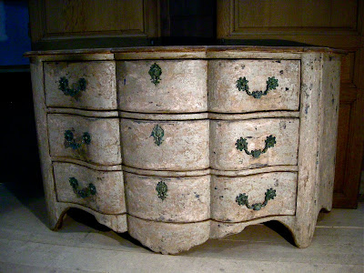 commode ancienne galbee