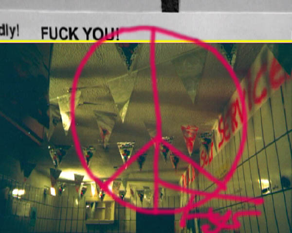videostill FYS SHOWROOM I