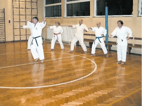 [415778383-obertshausen-karate-jukuren_9.jpg]